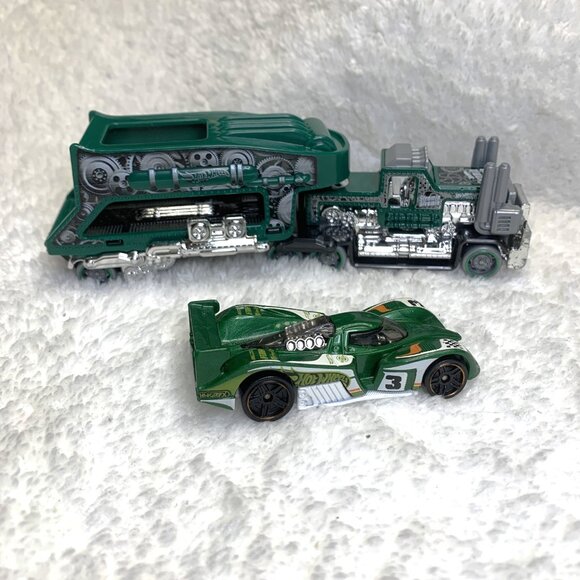 Hot Wheels Steamin’ Gleamin’ Hauler - Picture 2 of 9